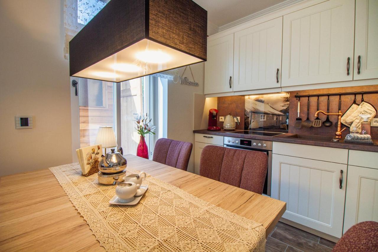 Up Besoeoek - Magnolie Mit Sauna Krummhörn Exteriér fotografie