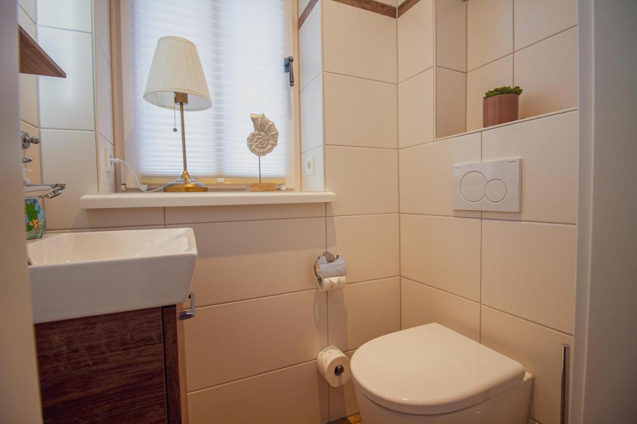 Up Besoeoek - Magnolie Mit Sauna Krummhörn Exteriér fotografie