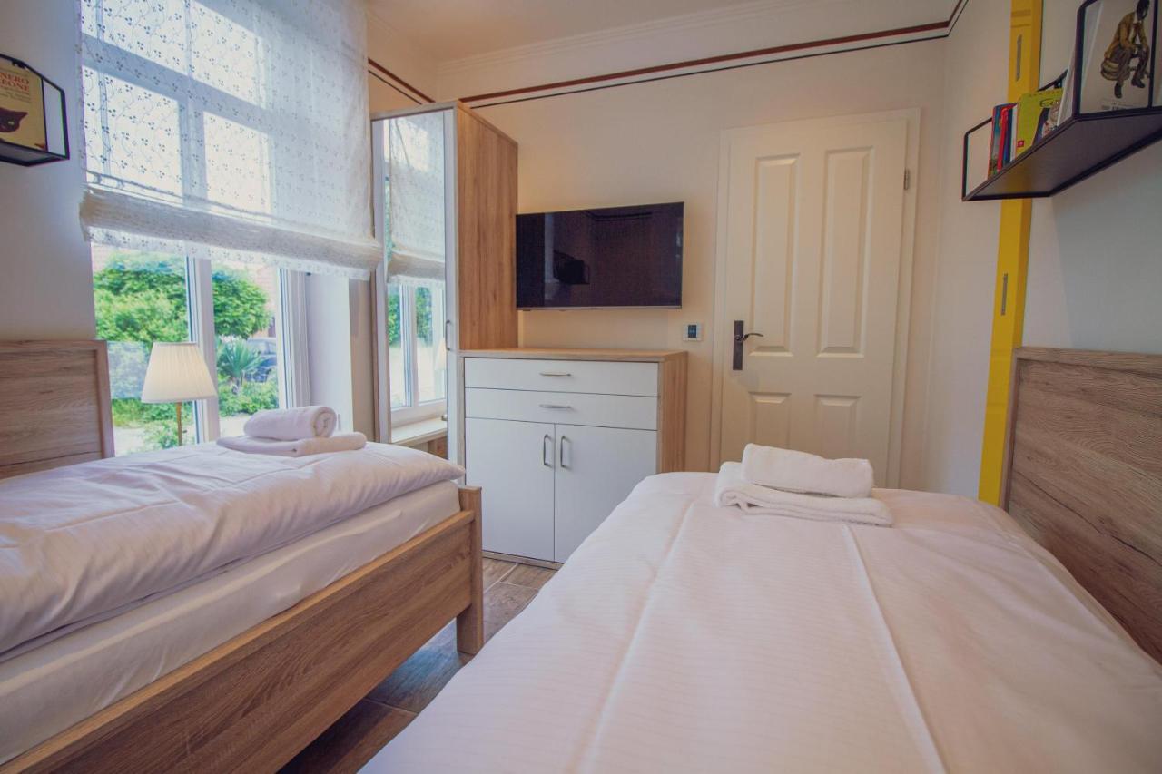 Up Besoeoek - Magnolie Mit Sauna Krummhörn Exteriér fotografie