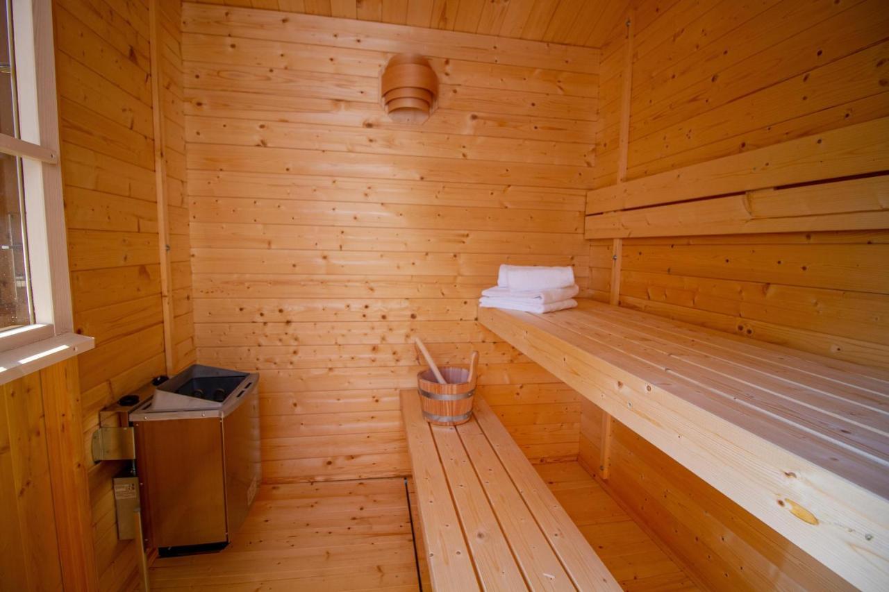 Up Besoeoek - Magnolie Mit Sauna Krummhörn Exteriér fotografie